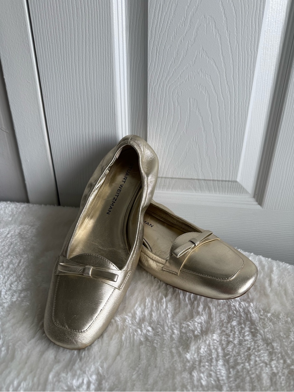Stuart Weitzman Gold Metallic Leather Bow Loafer Flats Size 9.5